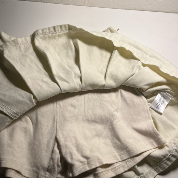 brandy melville dana skirt - Picture 2 of 3